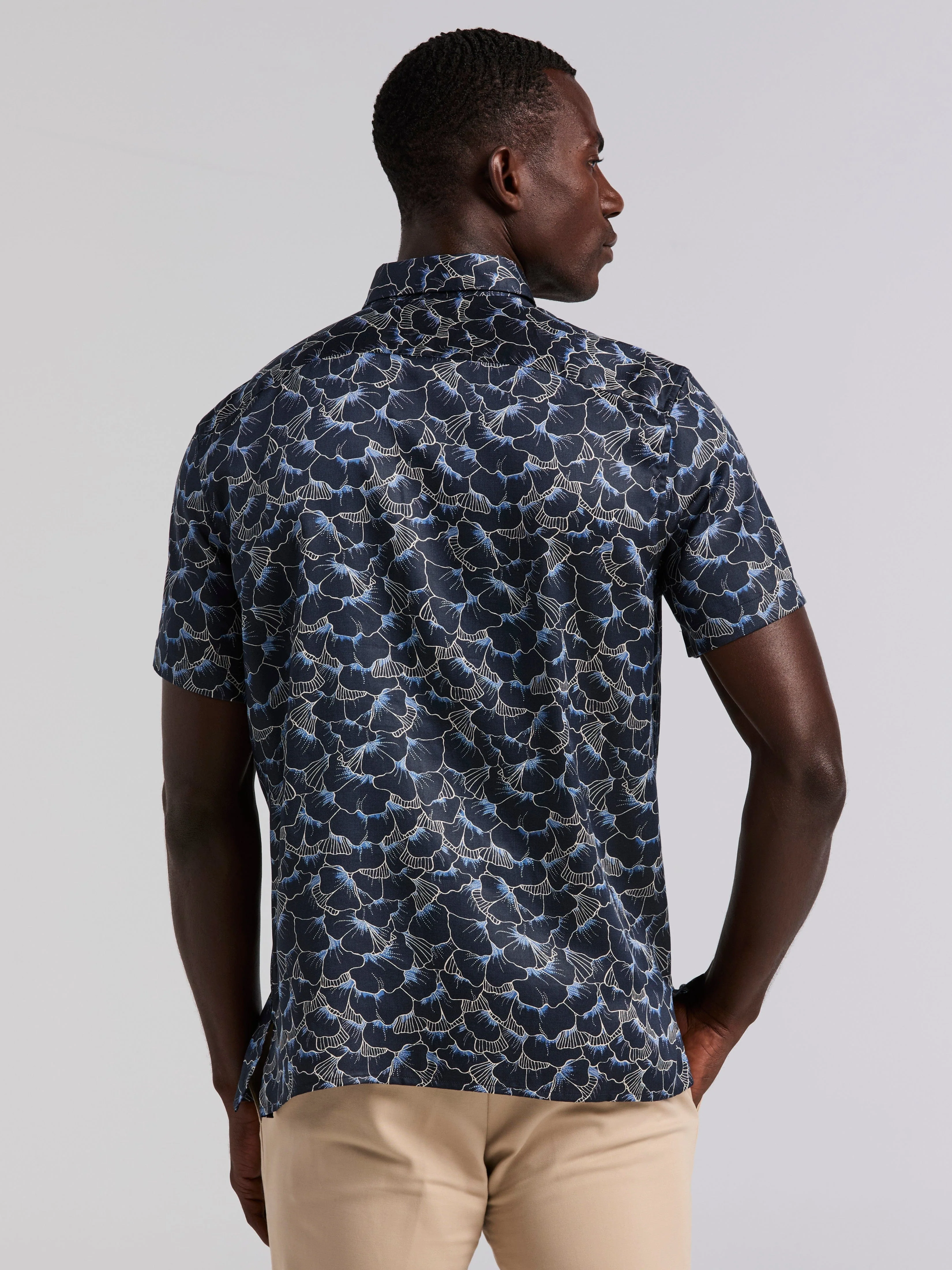 Ginko Print Short Sleeve Shirt - Image 2